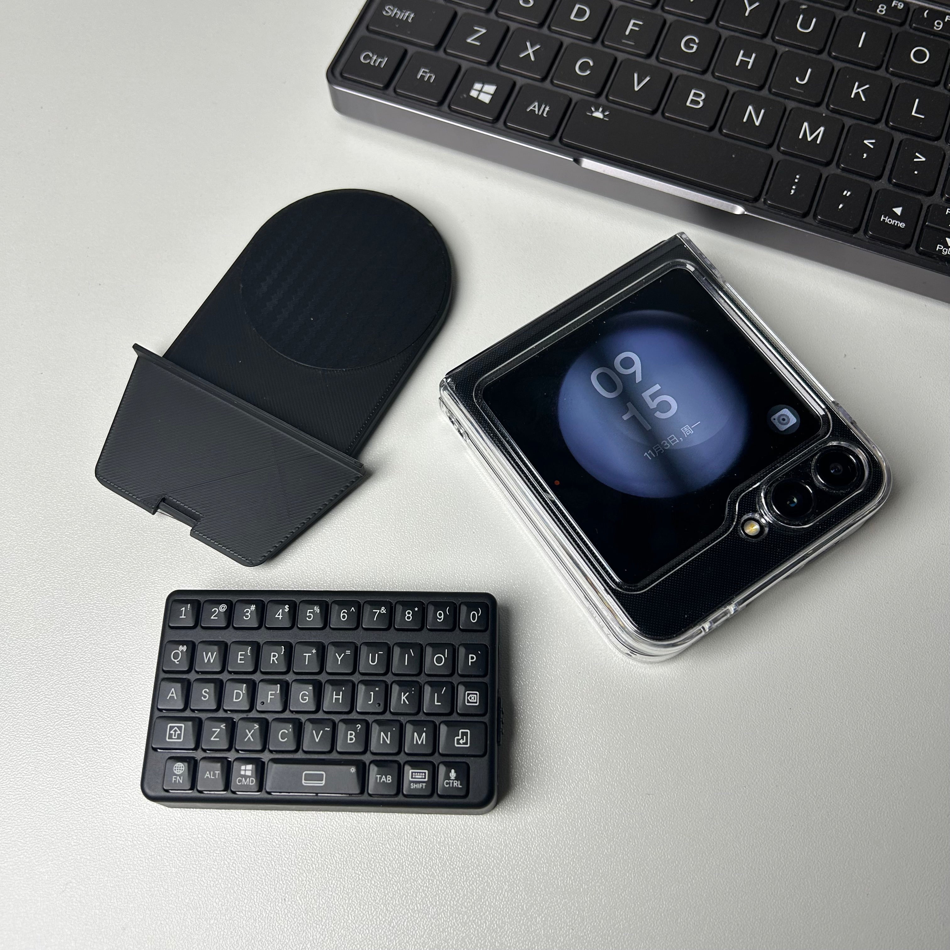 キーボード Galaxy Flip 7 Would you want to see a Clicks case for Z Flip 7 like there is for